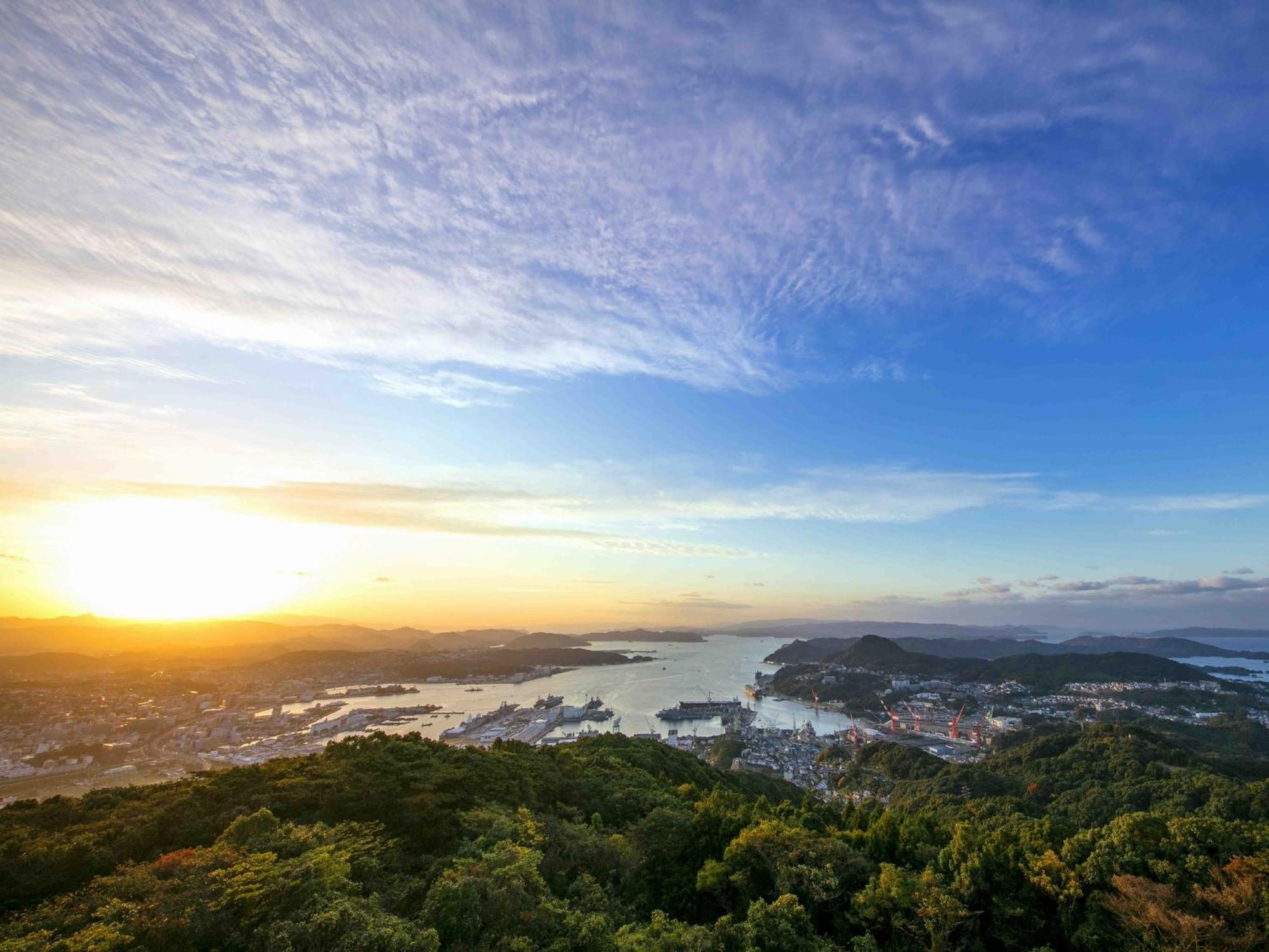 Yumihari-no-Oka Hotel Sasebo Bagian luar foto
